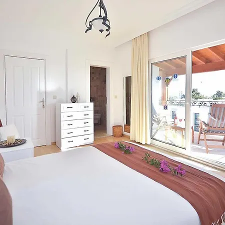 Sleeps 8 Air Con Wifi *